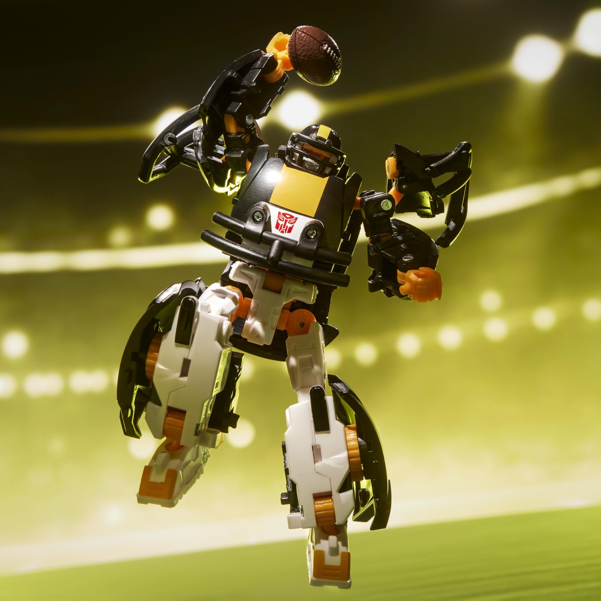 Homelofty | Transformers NFL Pittsburgh Steelers Steelsmash 5.5" Action Figure