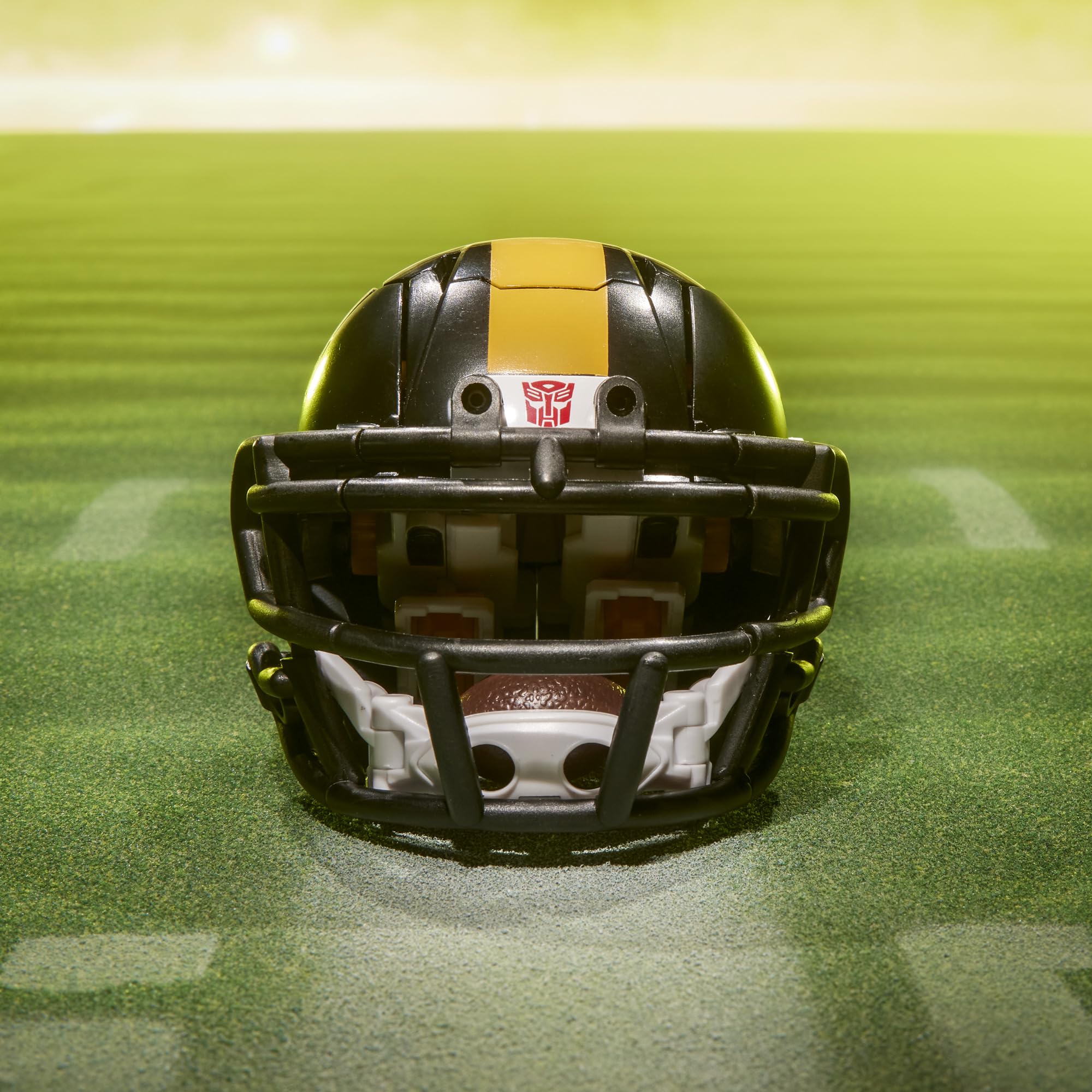 Homelofty | Transformers NFL Pittsburgh Steelers Steelsmash 5.5" Action Figure